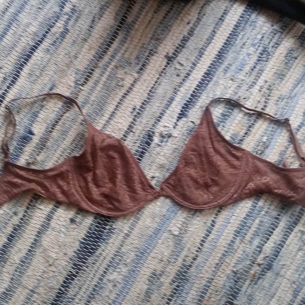Body by Victoria plunge unlined bra